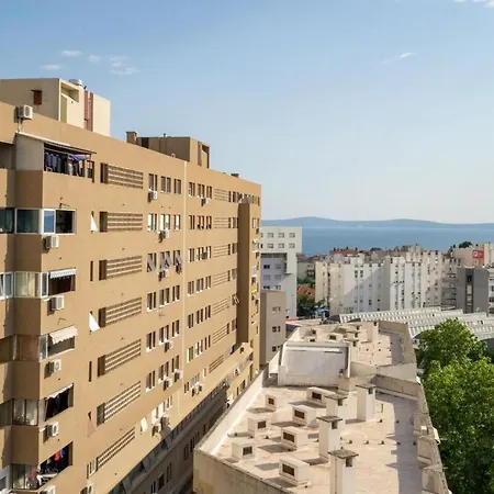 Khaleesi With Sea View Apartament