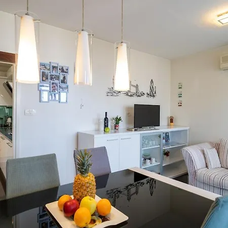 Apartament Khaleesi With Sea View *