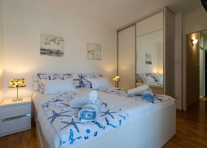 Apartman Khaleesi With Sea View